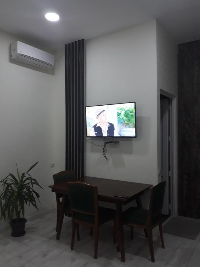 Nino'S Apartment In The Center Of Tbilisi Exterior foto